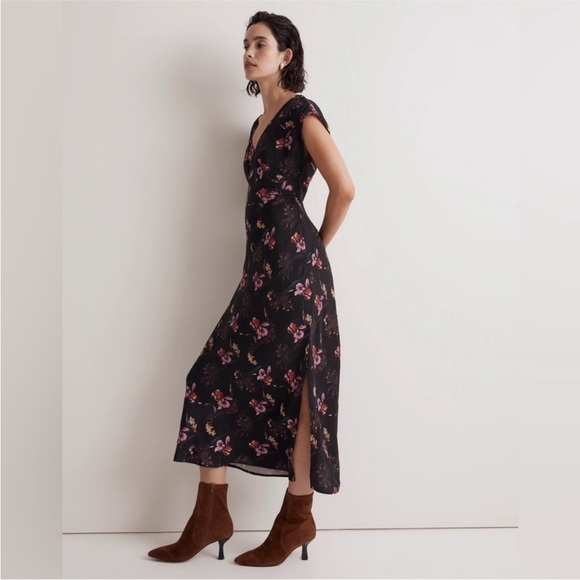Madewell Wide V-Neck Midi Dress Floral Black - Picture 2 of 9